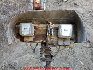 Electric meter in La Huerta Mexico 120VAC (C) Daniel Friedman at InspectApedia.com