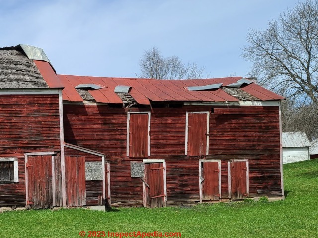 Smith Street extension barn, Poughkeepsie, NY in 2021 (C) Daniel Friedman at InspectApedia.com