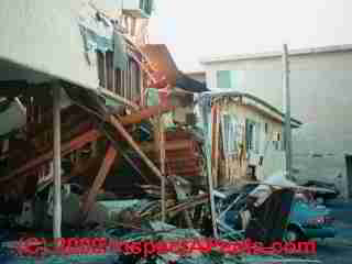 Earthquake damaged bulding © Daniel Friedman at InspectApedia.com