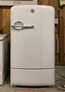1950s Kelvinator refrigerator after restoratino (C)  Brandon Sieczkowski.