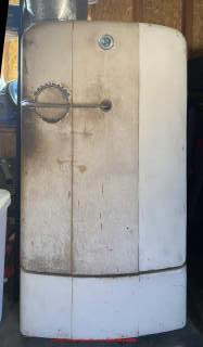 1950s Kelvinator refrigerator before restoration (C) InspectApedia.com Sieczkowski 