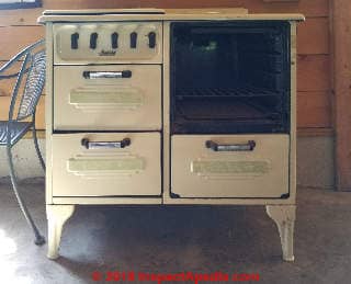 Magic Chef gas stove antique at the DuBois Farms orchardfs, Highland NY (C) Daniel Friedman at InspectApedia.com