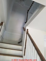 This stairway handrail is not continuous (C) InspectApedia.com Marie