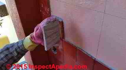 Install ceramic tile on a wall - procedure (C) Daniel Friedman