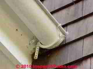 Half round gutter hanger (C) Daniel Friedman