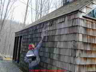 Photo of a home with no roof eaves