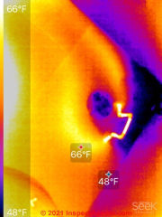 IR scan shows  location of PEX tubing lines and leaks (C) Inspectapedia.com Heller