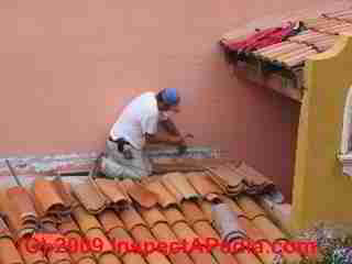 Clay tile roof installation San Miguel de Allende Mexico (C) Daniel Friedman