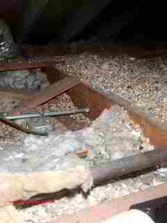 Vermiculite in a 1940s Tennessee home (C) D Friedman D Phillips