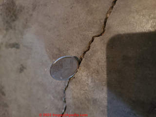 Concrete crack (C) InspectApedia.com Moe