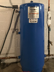 Pentair Pro-Source epoxy lined bladderless water pressure tank (C) Inspectapedia.com Russ