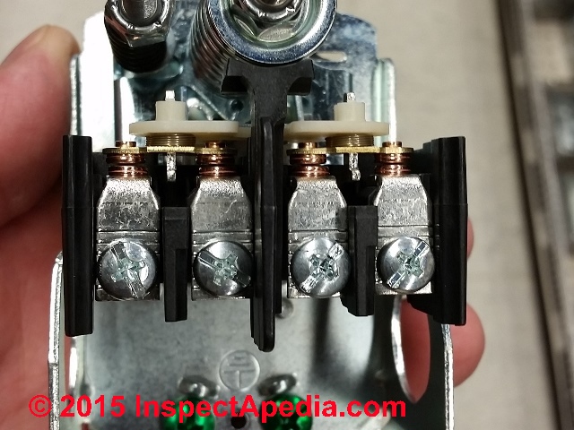 How do you adjust a Square D well pressure switch?