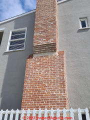 Los Angeles CA chimney crack (C) InspectApedia.com Curious