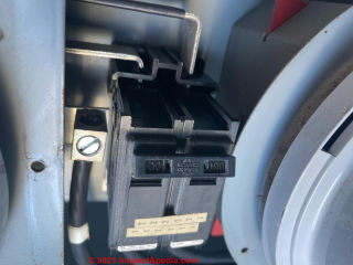 Is this circuit breaker a Zinsco - check the bus connection (C) InspectApedia.com Shaner