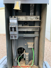 Arizona Zinsco electrical panel (C) InspectApedia.com Charles