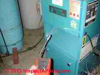 TIF 8800 combustible gas analyzer checking a furnace draft hood for spillage (C) Daniel Friedman