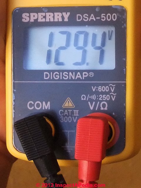Voltage measurement precision vs accuracy (C) Daniel Friedman