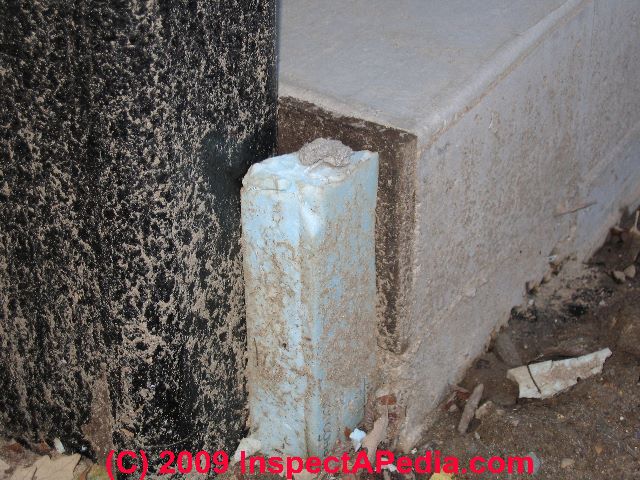 Heated floor slab insulation detail (C) Daniel Friedman