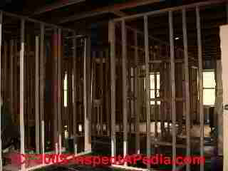 Sketch comparing platform framing and balloon framing methods (C) Carson Dunlop Associates
