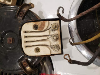 Moffat electric range hotplate or burner connecction terminal wiring (C) InspectApedia.com Becky Shilka