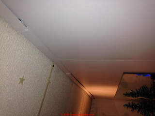Ceiling gaps in manufaacctured home (C) InspectApedia.com Kayla
