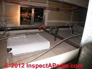 Drop ceiling return plenum © D Friedman at InspectApedia.com 