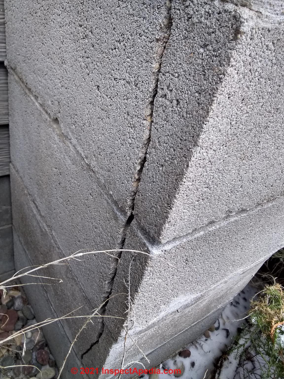 Cracked Concrete Block Chimneys: Diagnosis & Repair Guide