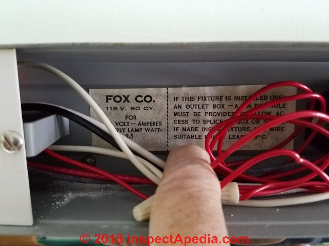 Table Lamp 2 Circuit 3 Terminal Lamp Socket Wiring Diagram from inspectapedia.com