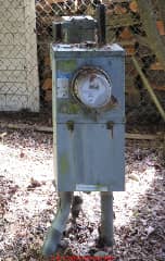 Electric meter in Port Angeles WA (C) Daniel Friedman at InspectApedia.com