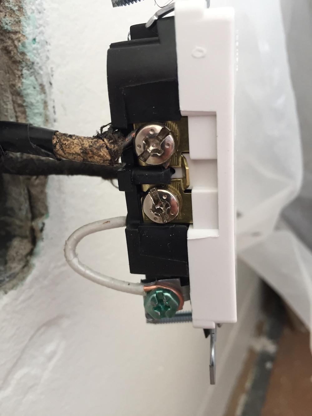 Electrical outlet wire connections - receptacle or wall ...