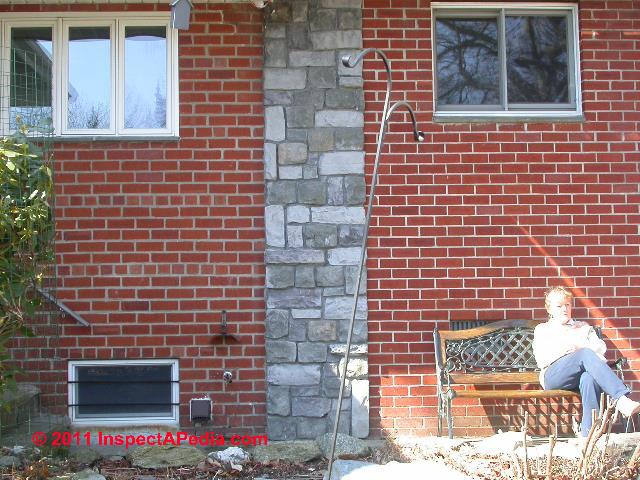 Brick veneer wall: Loose or Cracked Brick Veneer Walls - Diagnosis