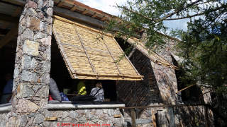bamboo awning San Miguel de Allende (C) InspectApedia.com DJF