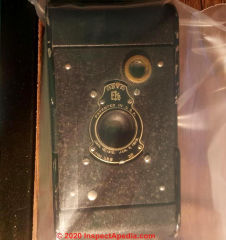 1913 Kodak vest pocket camera (C) InspectApedia.com Dan