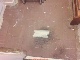 UK flooring that might contain asbestos (C) Inspectapedia.com Ryan
