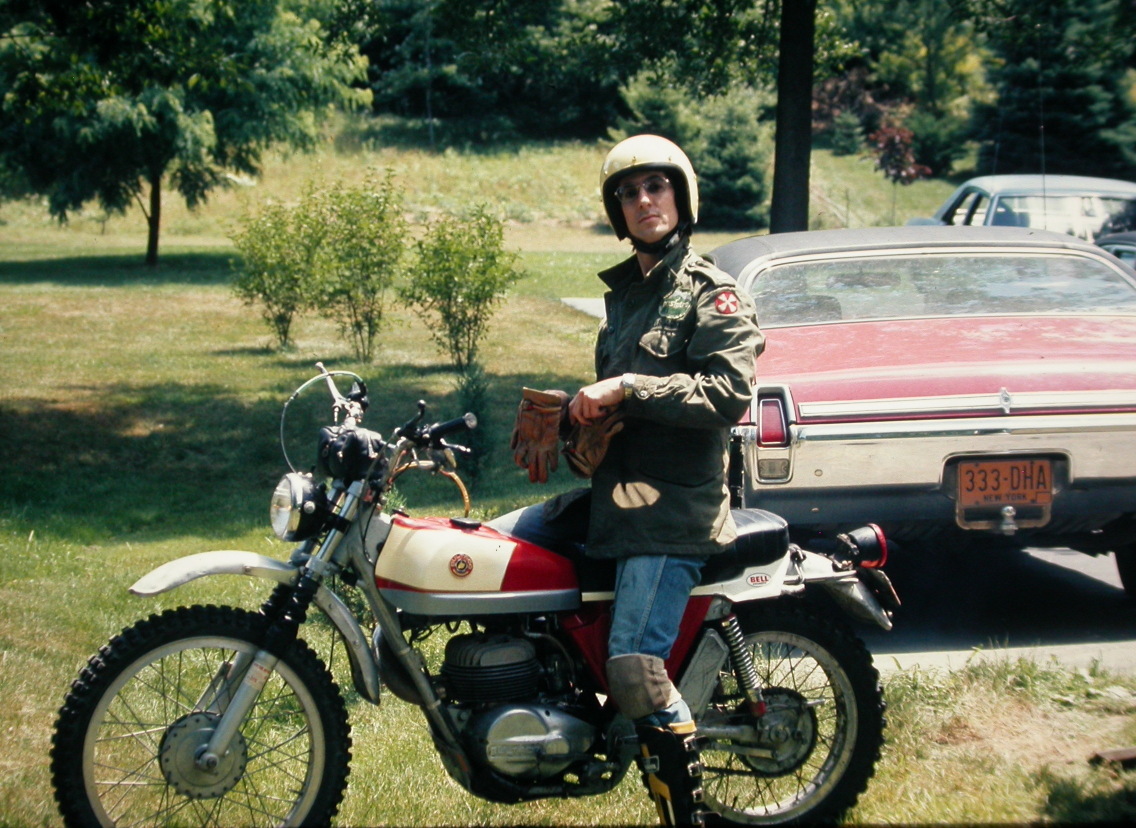Daniel Friedman Motorcycle (C) Daniel Friedman at Inspectapedia.com