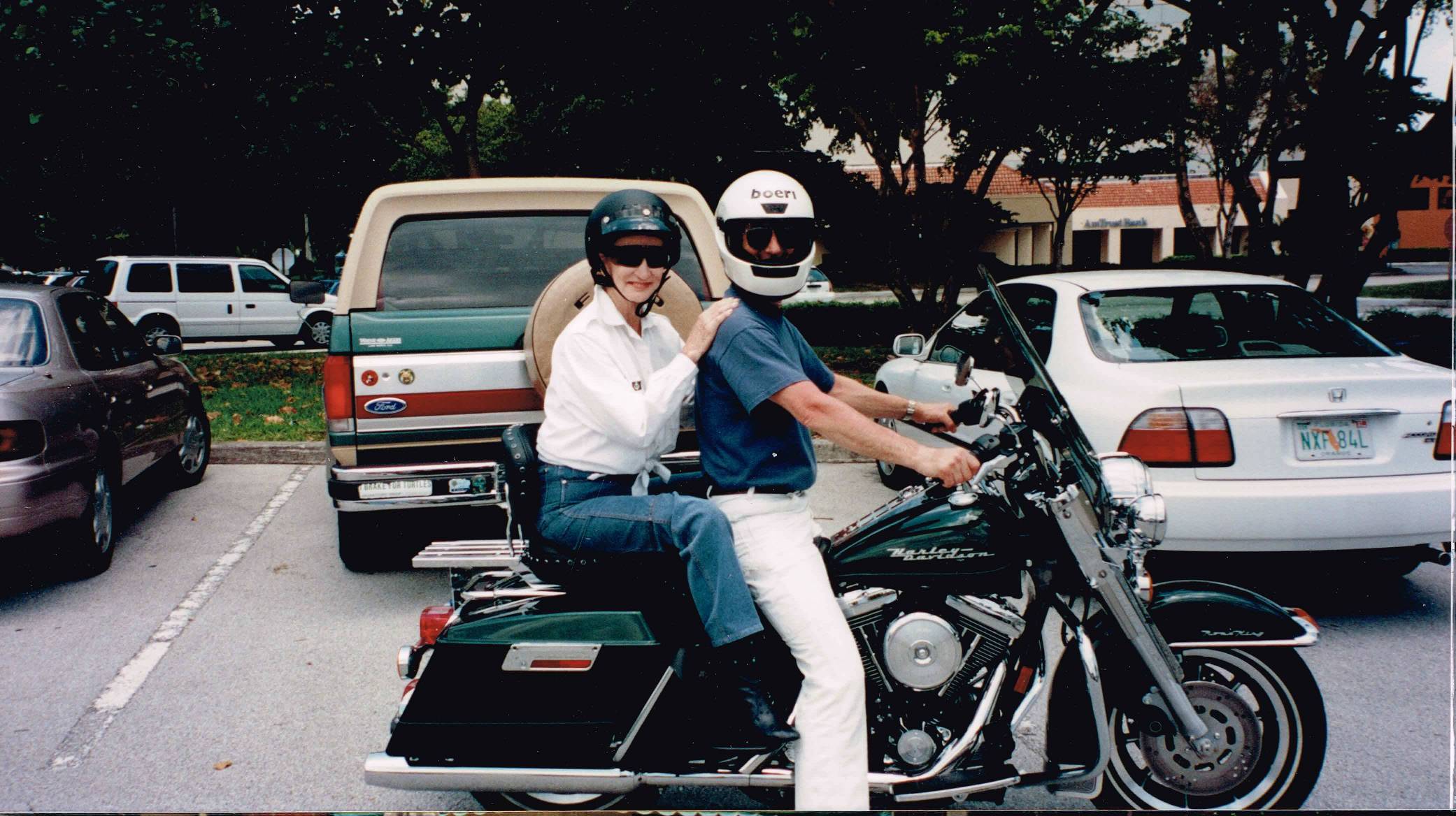Daniel Friedman & Harley Davidson Road King enroute to Key West (C) Daniel Friedman at Inspectapedia.com