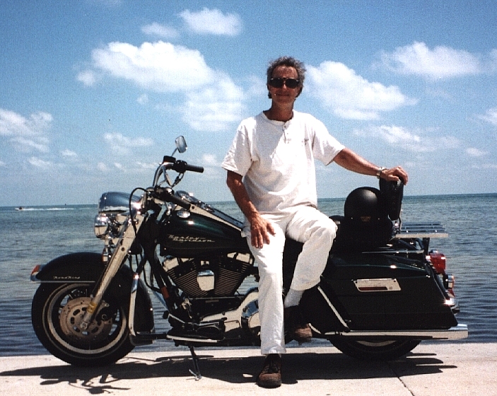 Daniel Friedman & Harley Davidson Road King enroute to Key West (C) Daniel Friedman at Inspectapedia.com