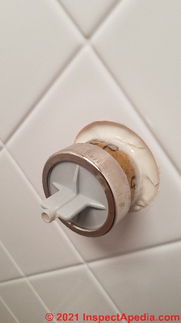 https://inspectapedia.com/plumbing/Plastic-shower-surround-installation-268-DJF-Green-Cabin.jpg