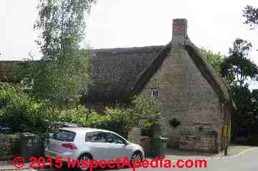 Thatch roofed home in Wolvercote, England, U.K. (C) Daniel Friedman