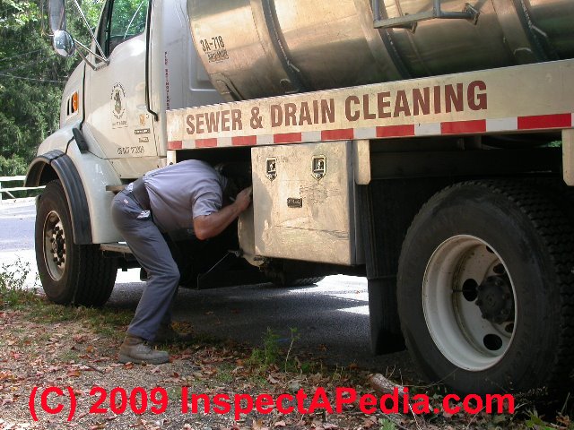 sewer pumper truck