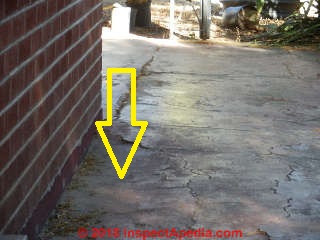 Significant crack / settlement in brick veneer wall (C) InspectApedia.com D.R. 
