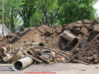 Undocumented fill during excavation, Duluth MN (C) Danierl Friedman at InspectApedia.com