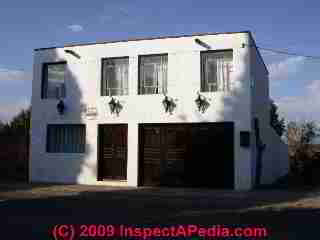 Straw bale house in San Miguel de Allende Mexico © Daniel Friedman at InspectApedia.com