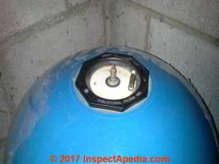 Duracel DP-42 well tank or water pressure tank  (C) Inspectapedia.com PL